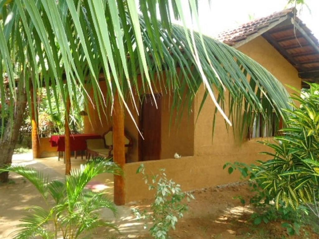 Natural Cabanas Kanattegoda Exterior foto