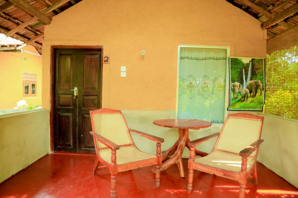 Natural Cabanas Kanattegoda Exterior foto