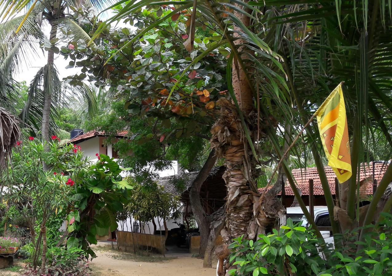 Natural Cabanas Kanattegoda Exterior foto