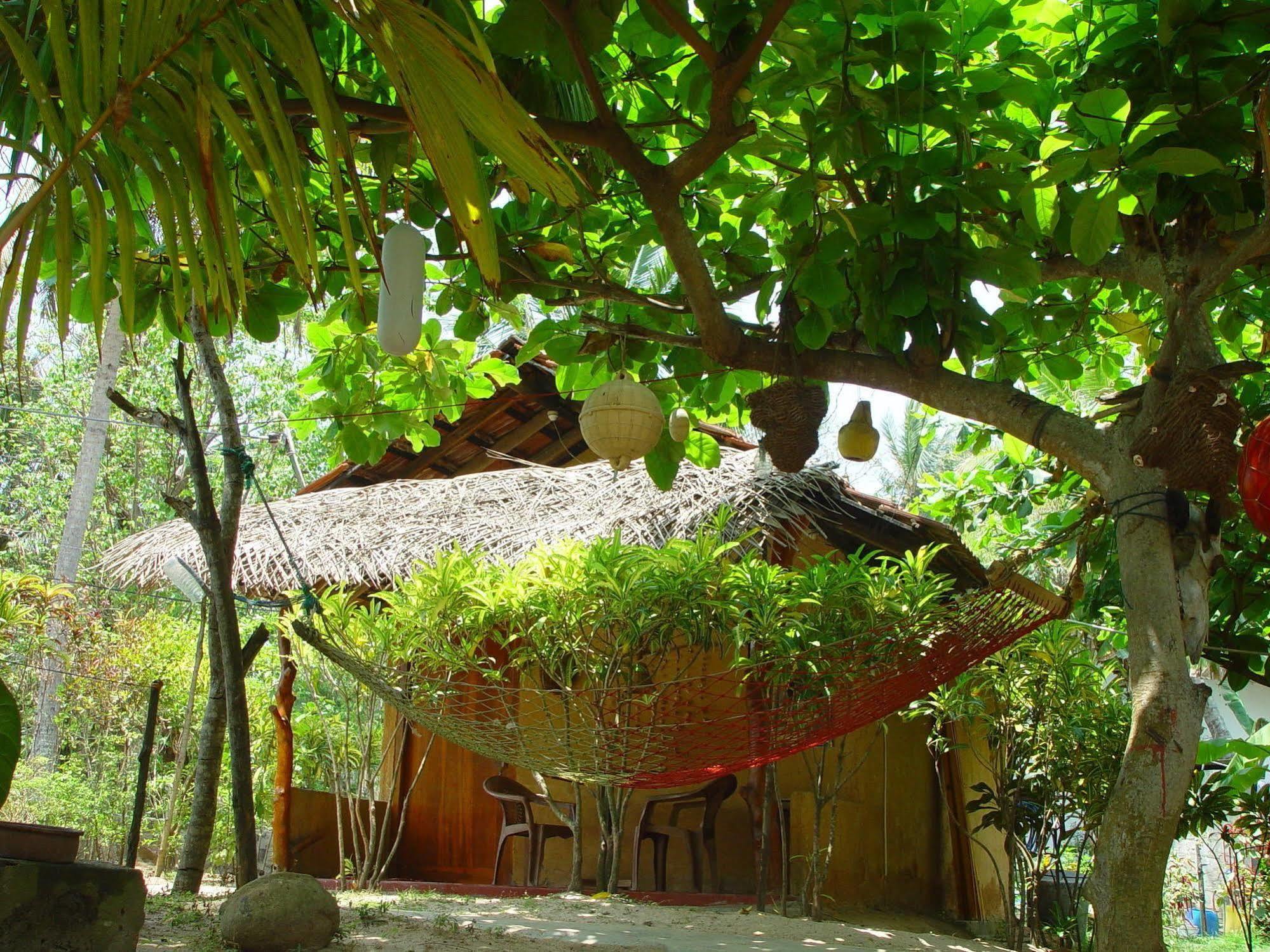 Natural Cabanas Kanattegoda Exterior foto